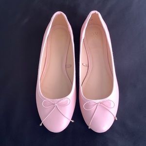 Flat ballerina style.